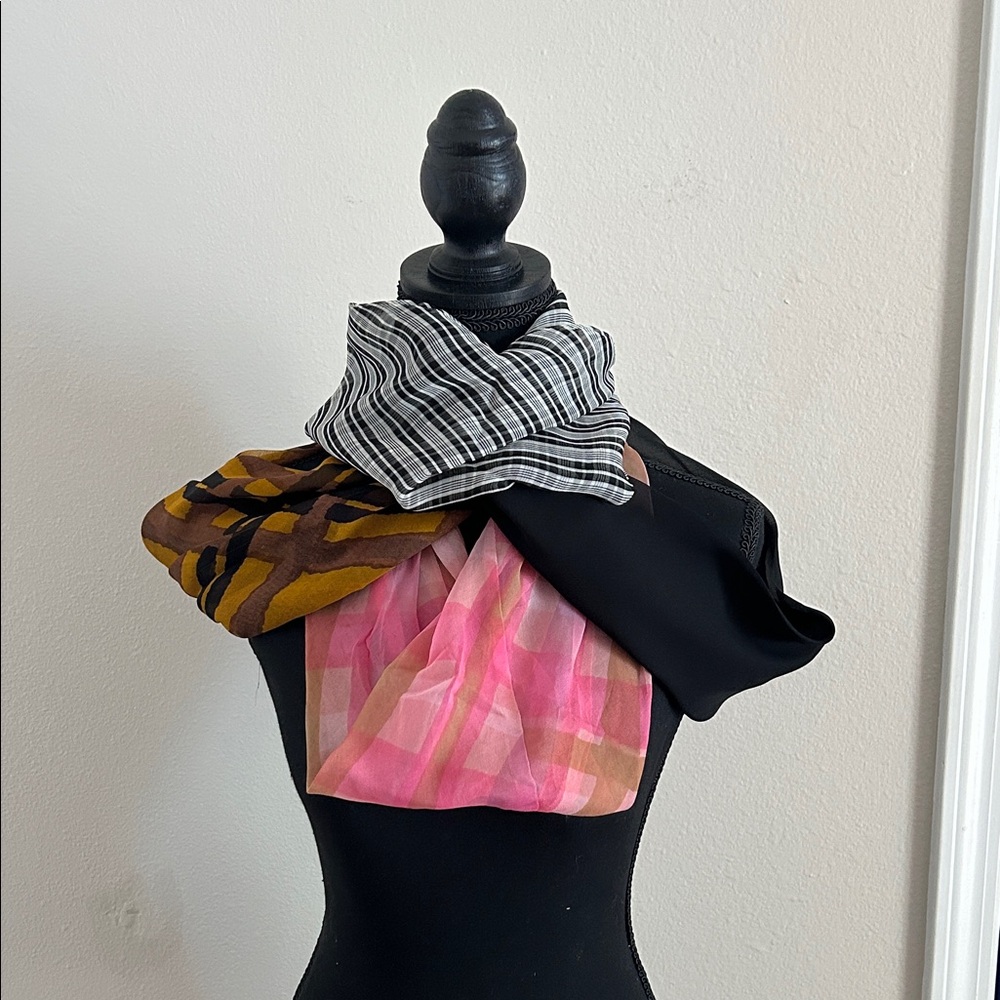 Multicolor Patterned Scarf Set